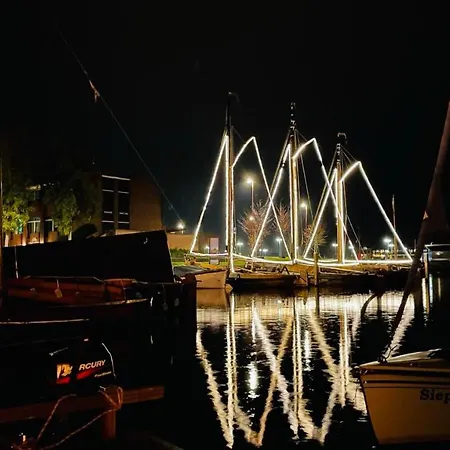 Woonboot 4 * Harderwijk