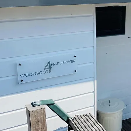 Woonboot 4