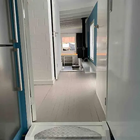 Hotel na wodzie Woonboot 4 *