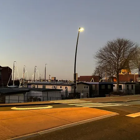Woonboot 4 Botel *