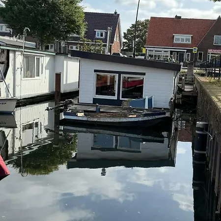 Botel Woonboot 4 *