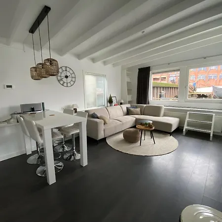 Woonboot 4 * Harderwijk