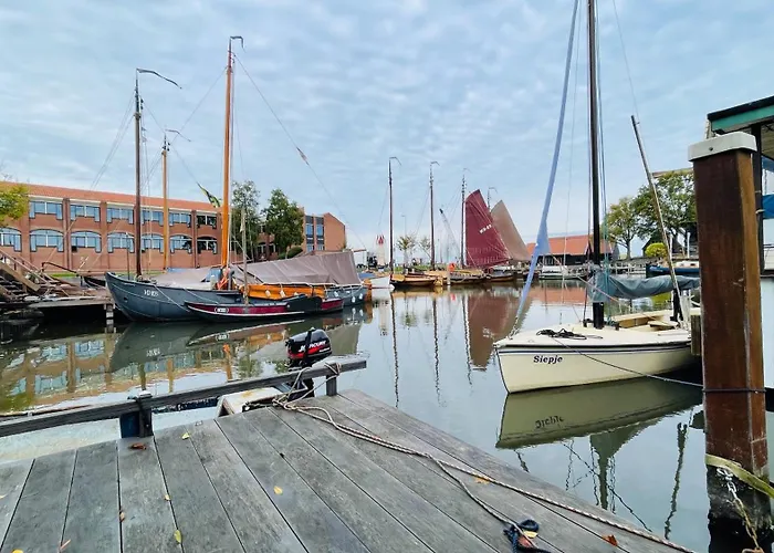 Woonboot 4 Botel Harderwijk