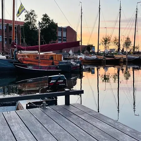 Woonboot 4 Botel Harderwijk