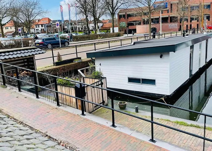 Woonboot 4 * Harderwijk