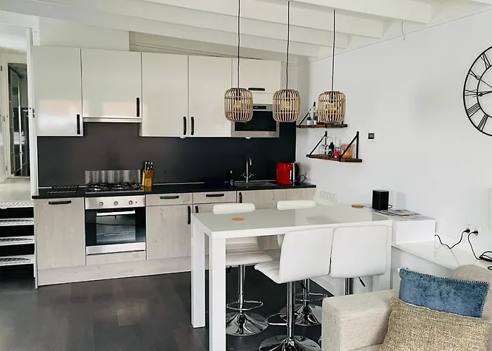 Woonboot 4 Bateau-hôtel *