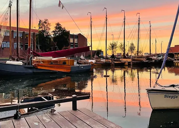 Woonboot 4 * Harderwijk