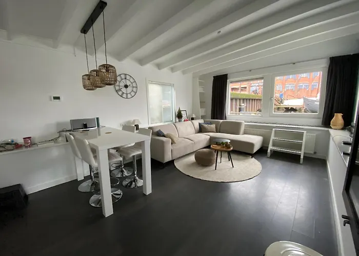 Woonboot 4 * Harderwijk